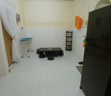 Kawasan Perindustrian Chendering House | Homestay Wanjanah