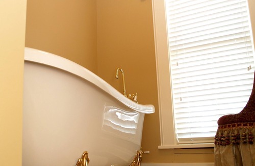 Willoughby Bed & Breakfast | Homestead House B&B