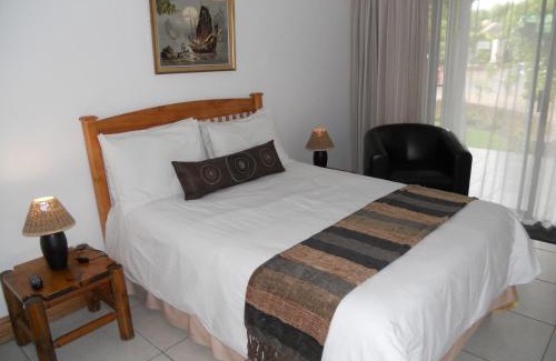 Farrarmere House | Homestead Lake Cottage