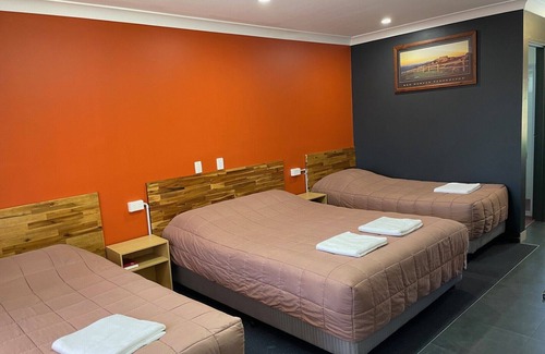 Dubbo Hotel | Homestead Motel
