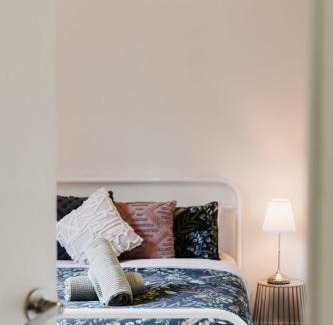 Wallington House | Homestead Pool House Private cabin w shared Spa Basketball court Heated Pool Minutes to Adventure Park and beaches