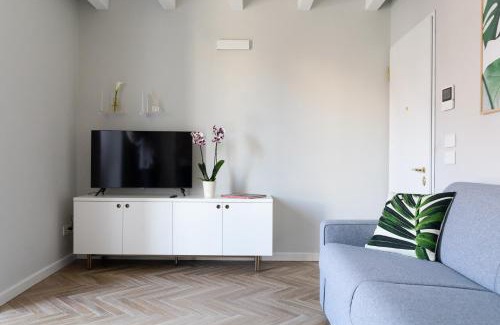 San Zeno Apartment | HomeThirtyFour