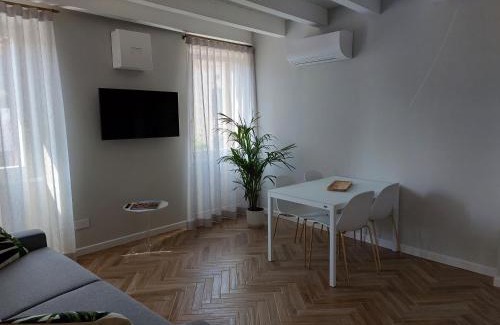 San Zeno Apartment | HomeThirtyFour