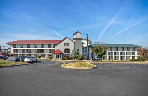 Witmer Hotel | HomeTowne Studios by Red Roof Lancaster