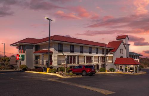 Witmer Hotel | HomeTowne Studios by Red Roof Lancaster