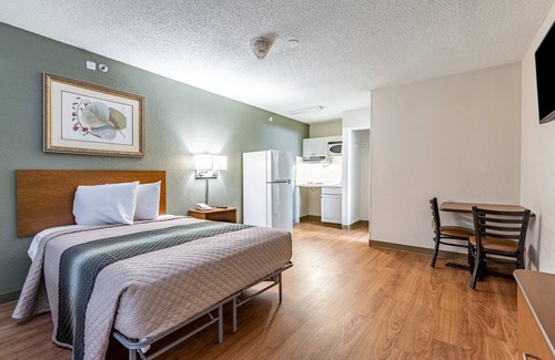 Norcross Hotel | HomeTowne Studios by Red Roof Atlanta NE - Norcross South