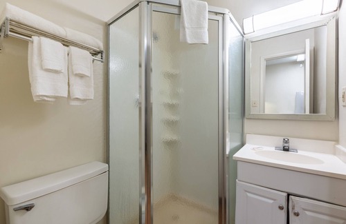Norcross Hotel | HomeTowne Studios by Red Roof Atlanta NE - Norcross South