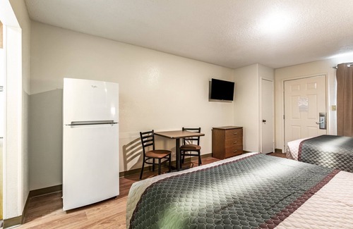 Norcross Hotel | HomeTowne Studios by Red Roof Atlanta NE - Downtown Norcross