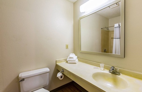 Norcross Hotel | HomeTowne Studios by Red Roof Atlanta NE - Downtown Norcross