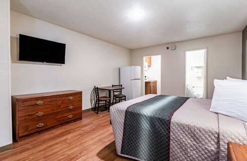 Norcross Hotel | HomeTowne Studios by Red Roof Atlanta NE - Downtown Norcross