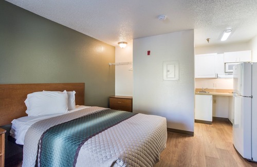 Nashville Hotel | HomeTowne Studios By Red Roof Nashville - Airport/ Briley Pkwy