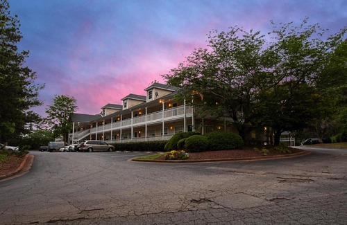Lawrenceville Hotel | HomeTowne Studios by Red Roof Atlanta – Lawrenceville