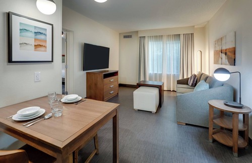 Mount Pleasant Hotel | Homewood Suites by Hilton Charleston - Mt Pleasant