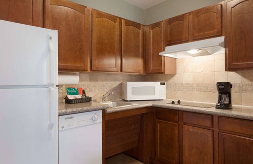 Secret Cove Hotel | Homewood Suites by Hilton Jacksonville Deerwood Park