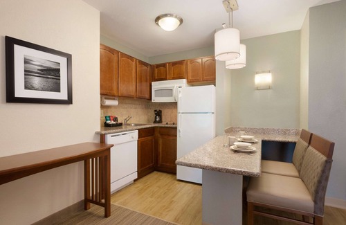 Secret Cove Hotel | Homewood Suites by Hilton Jacksonville Deerwood Park