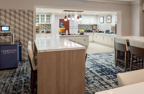 Gainesville Hotel | Homewood Suites by Hilton Gainesville