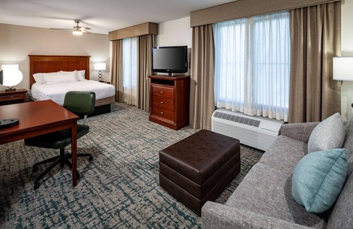 Gainesville Hotel | Homewood Suites by Hilton Gainesville