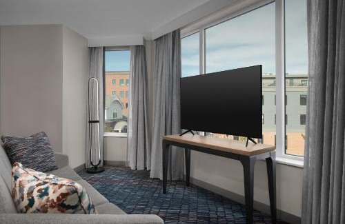Portsmouth Hotel | Homewood Suites By Hilton Portsmouth Downtown