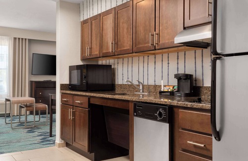 Middletown Hotel | Homewood Suites by Hilton Newport Middletown, RI