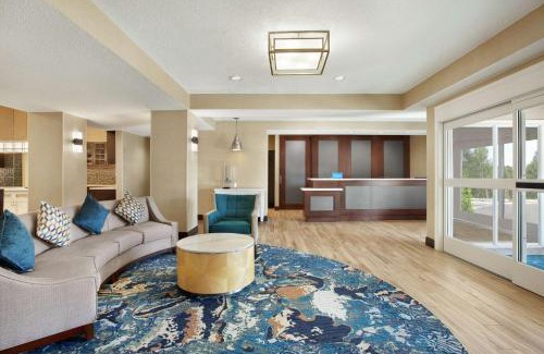 Waldron Hotel | Homewood Suites by Hilton Kansas City Airport