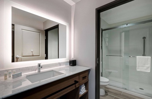 Valencia Hotel | Homewood Suites by Hilton Santa Clarita