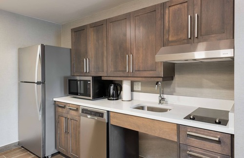 Ottawa Division Hotel | Homewood Suites By Hilton Ottawa Airport