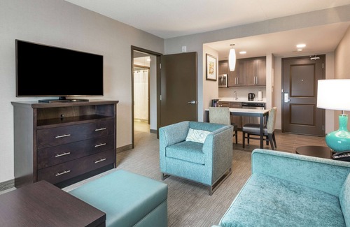 Ottawa Division Hotel | Homewood Suites By Hilton Ottawa Airport