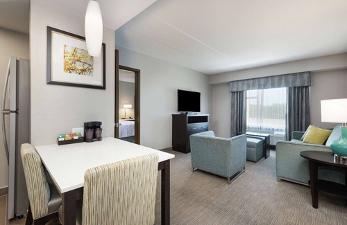 Ottawa Division Hotel | Homewood Suites By Hilton Ottawa Airport