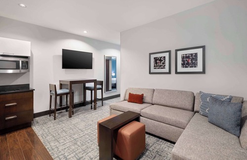 Downtown Denver Hotel | Homewood Suites by Hilton Denver Downtown-Convention Center