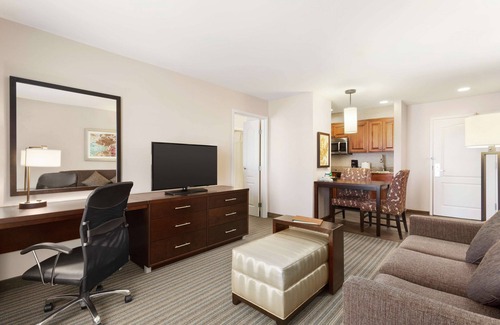 Fargo Hotel | Homewood Suites by Hilton Fargo