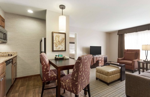 Fargo Hotel | Homewood Suites by Hilton Fargo