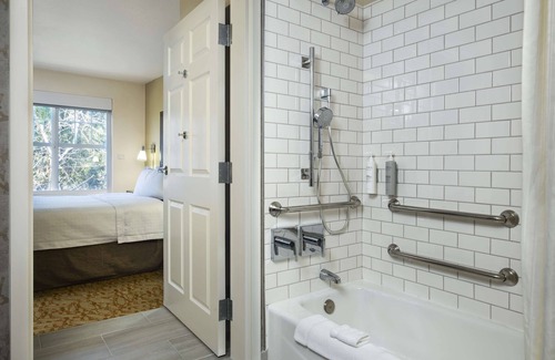 Newark Hotel | Homewood Suites by Hilton Newark-Fremont