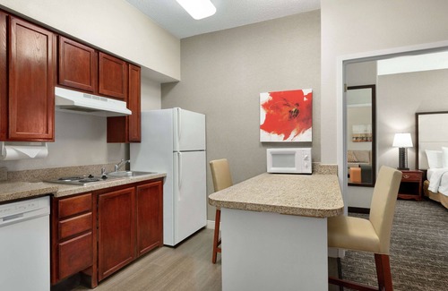Arlington Hotel | Homewood Suites by Hilton Dallas-Arlington