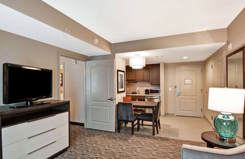 Uptown Hotel | Homewood Suites by Hilton Houston Near the Galleria
