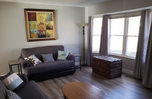 Villa Hills House | Homey 2-BR w/ office and entertainment space.