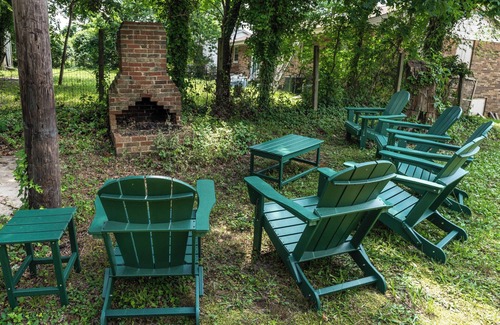 East Raleigh House | Homey 4-bedroom house w/Game Room and Backyard! Sleeps 7