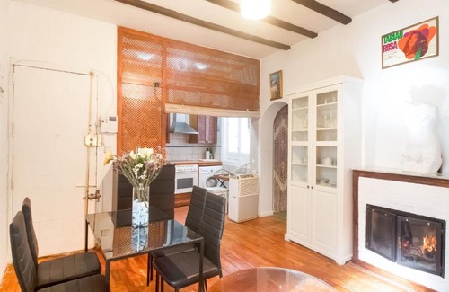 Barrio de La Latina Apartment | Homey Apartment in Madrid near Garden of the Vistillas