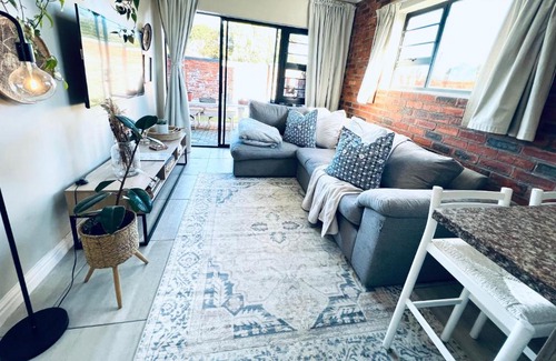 Port Elizabeth Apartment | Homey Apartment near Walmer