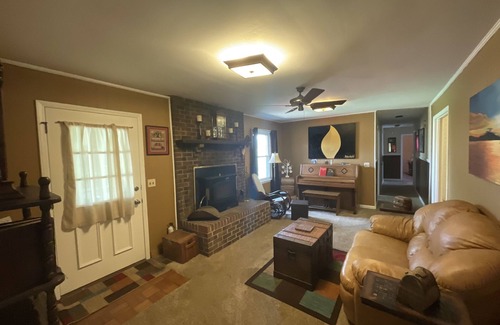 Smyrna House | Homey country one-level home 5 min to I24.