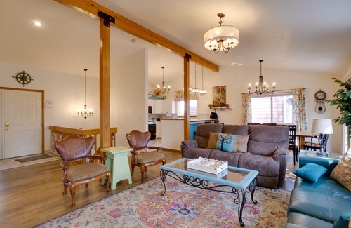 Frisco House | Homey Dog-Friendly Retreat w/Deck in Dtwn Frisco!