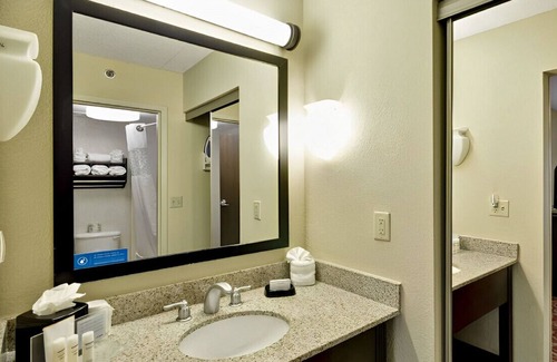 White Station House | Homey & Spacious Rm for Families! W/ Pool, Gym