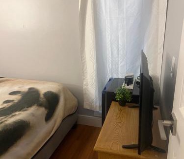 Brantford House | Homey Stay in Brantford