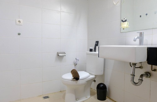 Hegarmanah Apartment | Homey Studio Room At 6Th Floor Beverly Dago Apartment