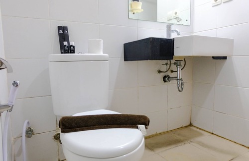 Hegarmanah Apartment | Homey Studio Room At 6Th Floor Beverly Dago Apartment