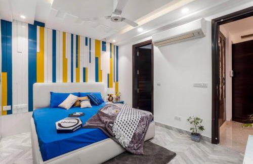 Saket Apartment | Homlee-Pentagon 3 BHK luxurious-Lift-Parking-Saket