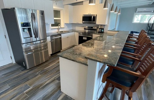 Homosassa House | Homosassa River Camp on the main Homosassa River