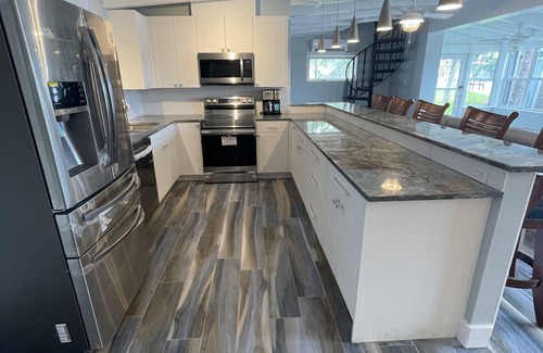 Homosassa House | Homosassa River Camp on the main Homosassa River