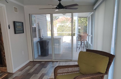 Riverhaven Village House | Homosassa River living, access to the gulf and minutes to bars and restauraunts.