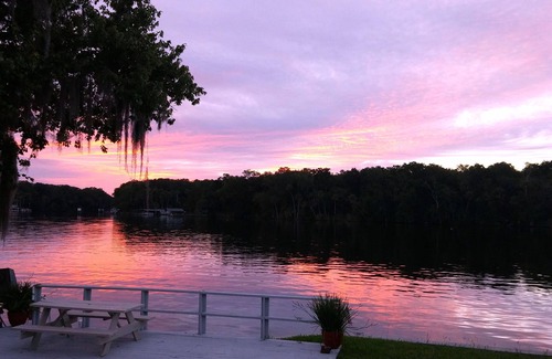 Homosassa House | Homosassa Riverfront Retreat - Deep Dock - Family Friendly! - Relax & Enjoy!