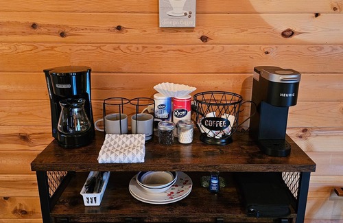 Eureka Springs Apartment | Honey Bear Haven Suite 4